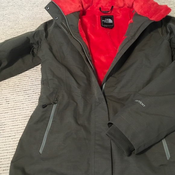 The North Face HyVent winter jacket S like new - Picture 4 of 4
